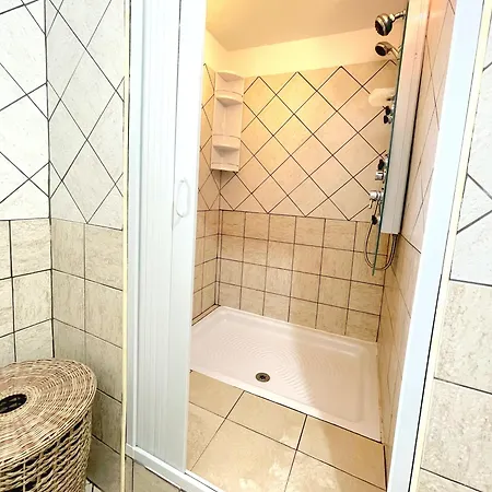 Daire Private Housing - Trilo Garden - 350m Dalla