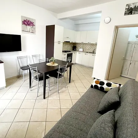 דירה Private Housing - Trilo Garden - 350m Dalla לה קאלטה